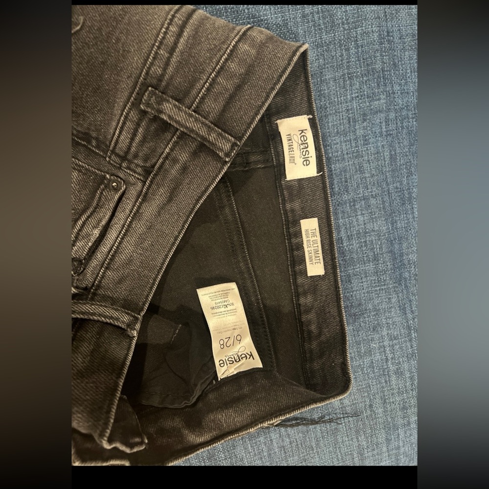 Jeans - Picture 3 of 4